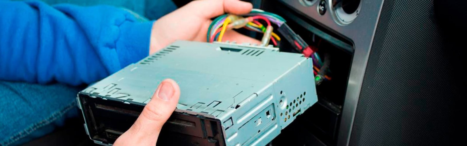 Установка  магнітоли